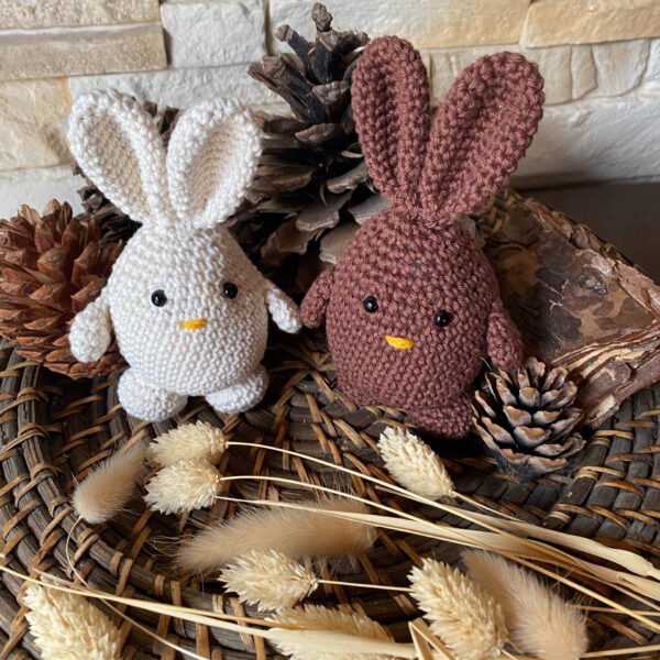 Décoration de Pâques lapin Amigurumi personnalisé fait main